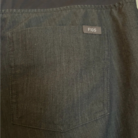 Figs women’s scrub pants size medium petite grey with green tie - Picture 6 of 7